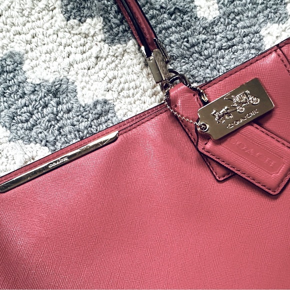Coach pink saffiano leather medium tote - Picture 3 of 3